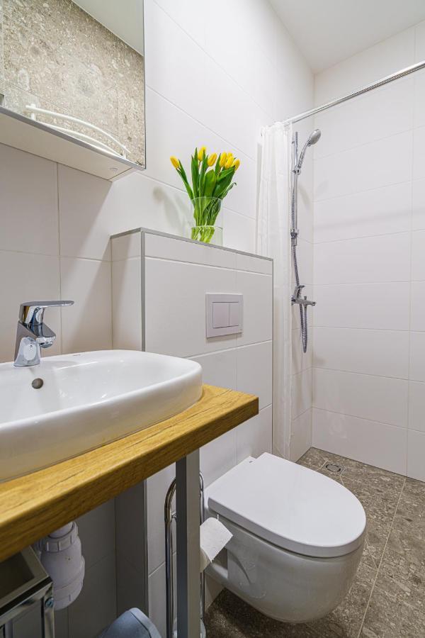 Moder Chic Apartment In Center-Prime Rentals Каунас Екстер'єр фото